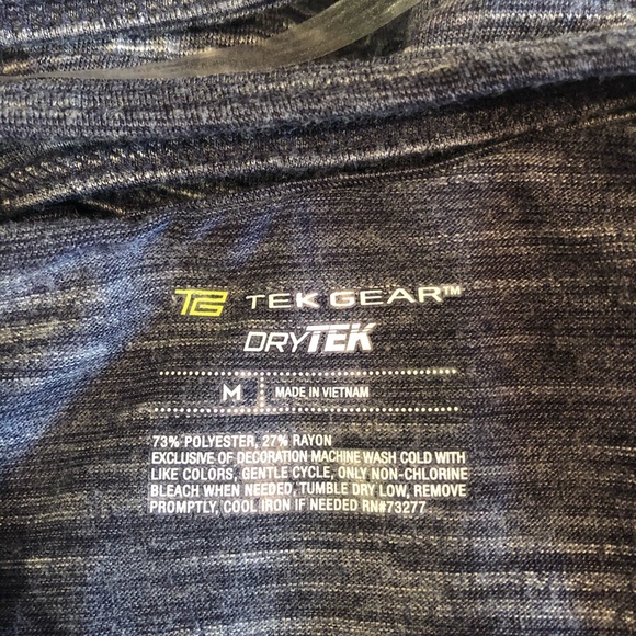 NWOT Tek Gear Women’s top - Picture 3 of 6